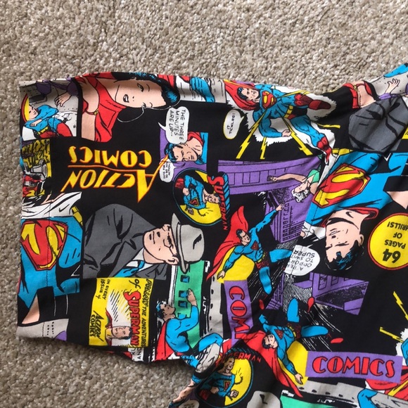Men’s action comics Superman Hawaiian shirt - Picture 3 of 4